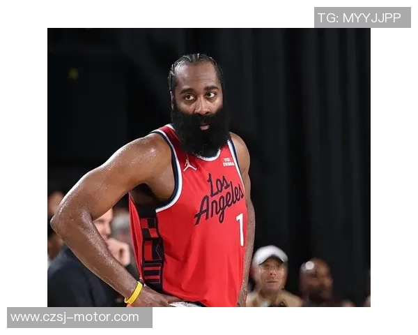 湖人快船对决再掀波澜球员冲突引发赛场打斗风波