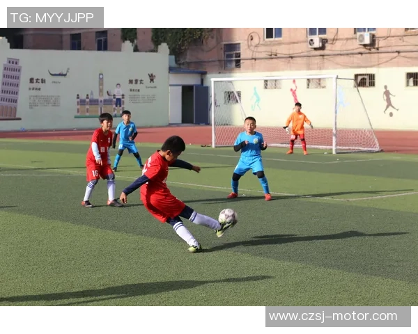 李芳的足球人生：从草根到明星的深度对话与心路历程分享